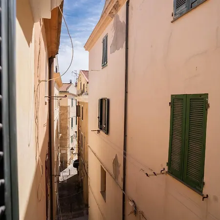 Dimora Del Bardo - Charme Tra Vicoli Antichi E Mare